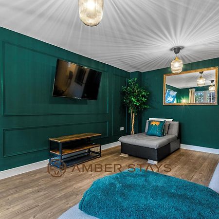 Spacious 5 Bed House In Reading By Amber Stays, Perfect For Business & Contractors, Sleeps 12! エクステリア 写真