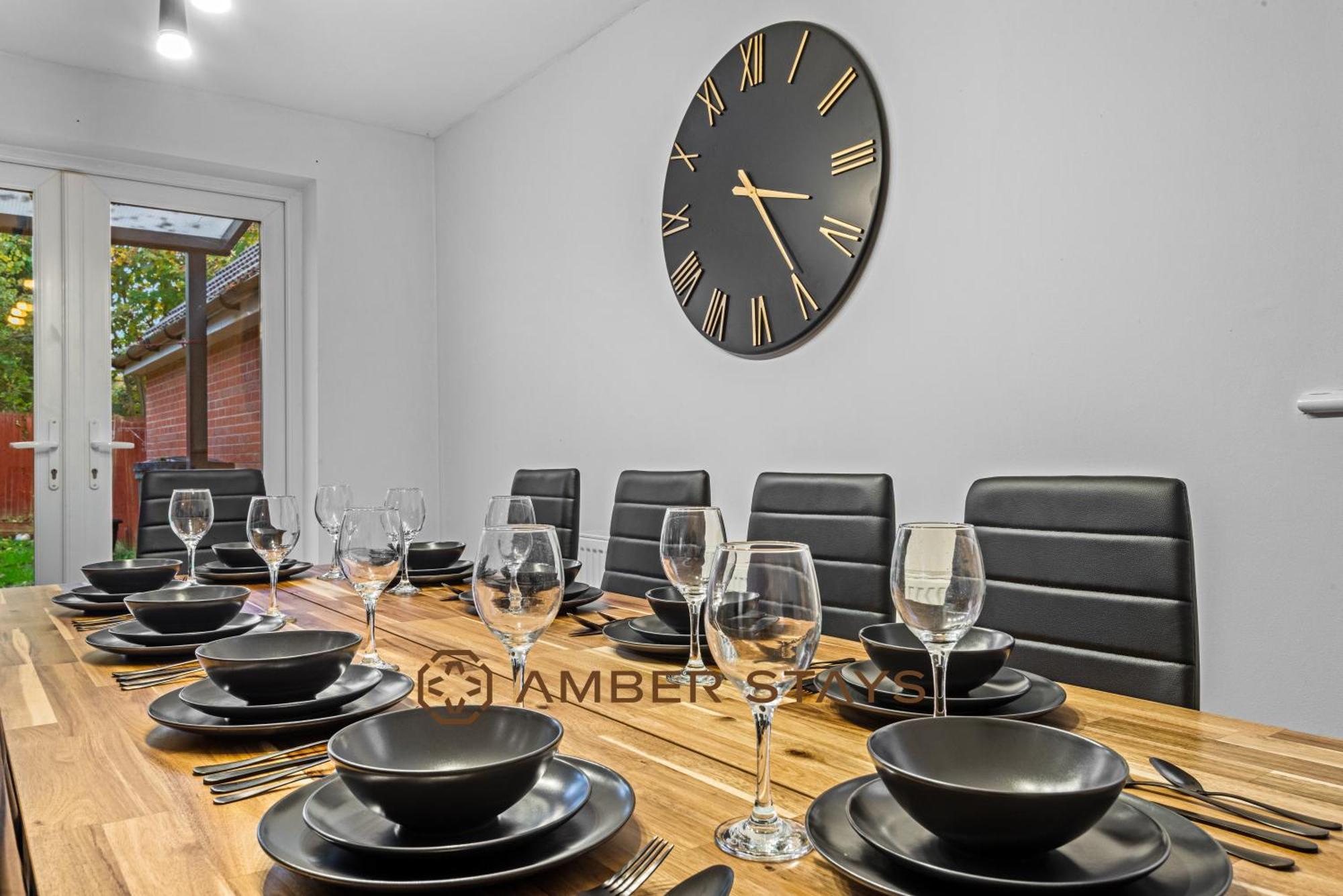 Spacious 5 Bed House In Reading By Amber Stays, Perfect For Business & Contractors, Sleeps 12! エクステリア 写真