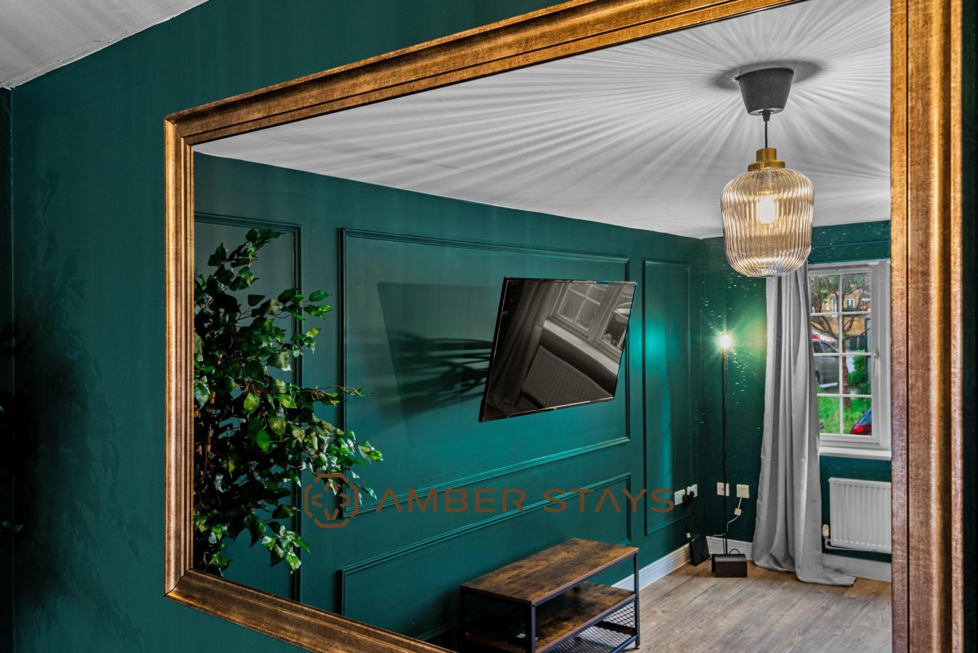 Spacious 5 Bed House In Reading By Amber Stays, Perfect For Business & Contractors, Sleeps 12! エクステリア 写真