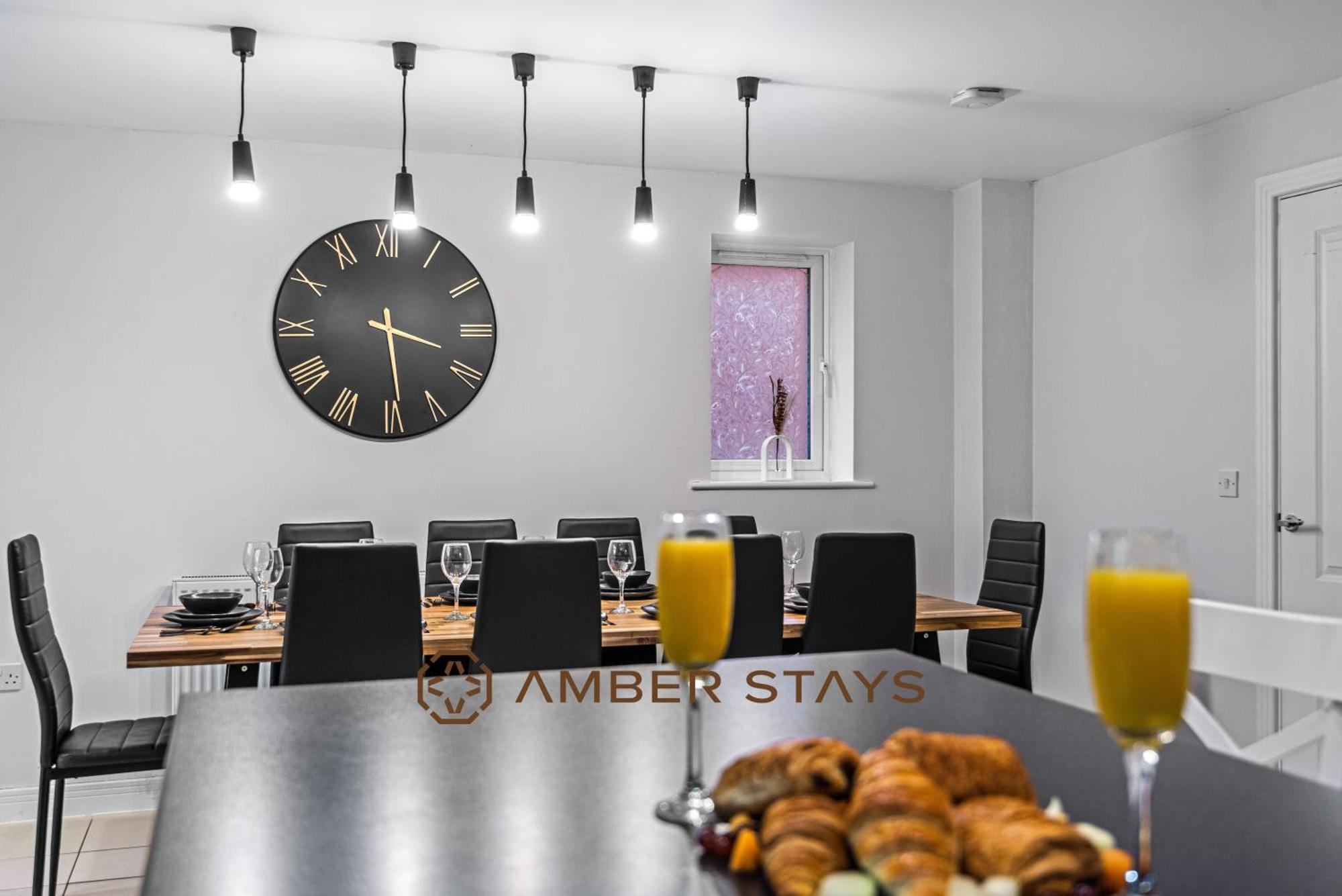 Spacious 5 Bed House In Reading By Amber Stays, Perfect For Business & Contractors, Sleeps 12! エクステリア 写真