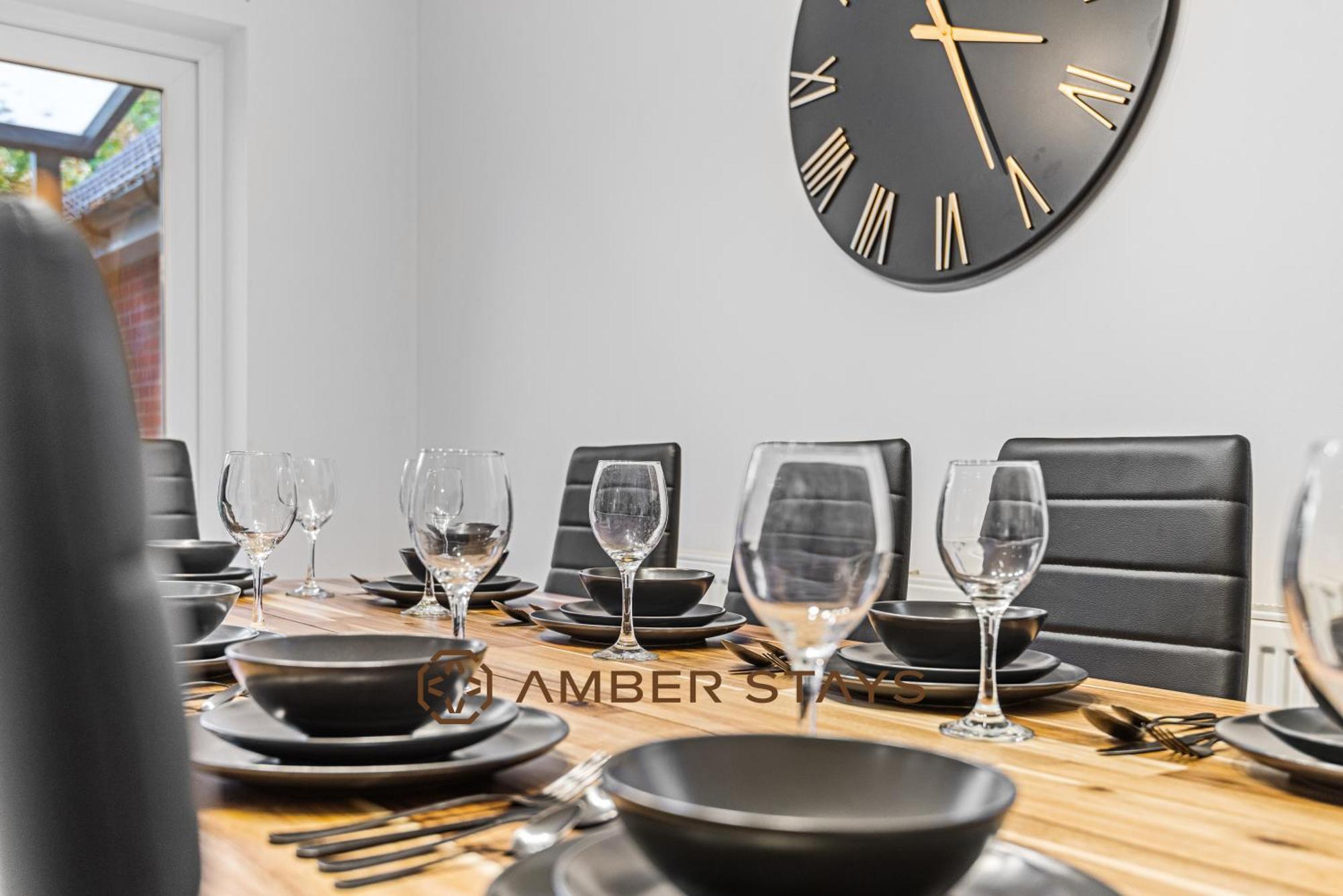 Spacious 5 Bed House In Reading By Amber Stays, Perfect For Business & Contractors, Sleeps 12! エクステリア 写真